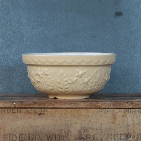 Mason Cash In the Meadow, mixing bowl, yellow daffodil design, 1.1 litre