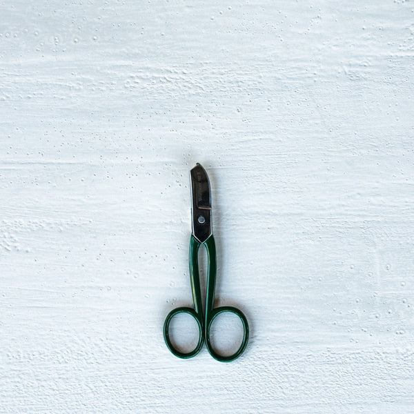 Quality, traditional pruning scissors made by William Whiteley & Sons, Sheffield, England, scissor makers since 1760. Perfect for light garden pruning, with polished specially shaped blades, one micro serrated for grip, extra long/ high leverage handles and heavy duty pivot screw. 