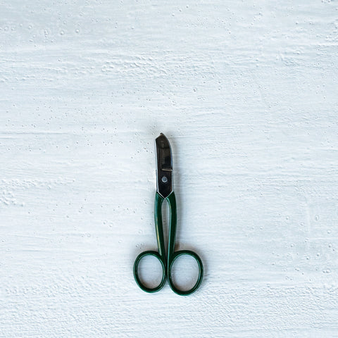Quality, traditional pruning scissors made by William Whiteley & Sons, Sheffield, England, scissor makers since 1760. Perfect for light garden pruning, with polished specially shaped blades, one micro serrated for grip, extra long/ high leverage handles and heavy duty pivot screw. 