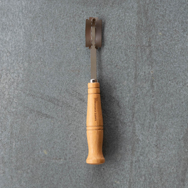 Bread Lame made from sustainable beech wood with five quality standard stainless steel blades. Curved blade for perfect ear in your bread.