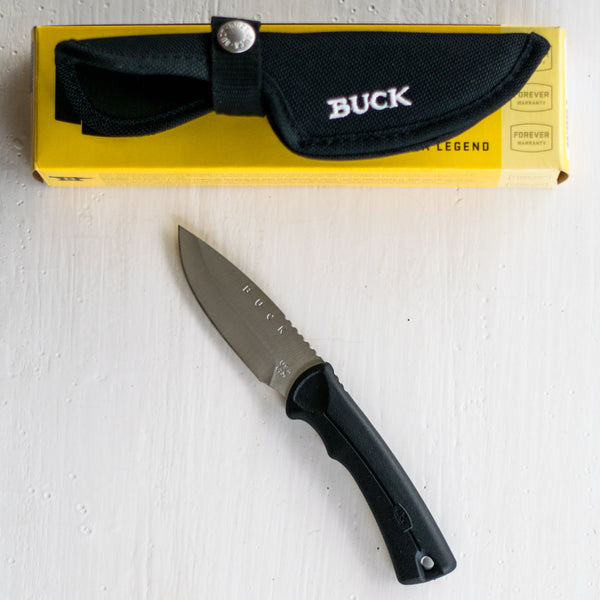 The Bucklite MAX Small features a fixed 420HC standard steel drop point blade, with great edge retention and corrosion resistance. It is easily resharpened. The handle is made of textured Alcryn rubber in black, and comes with a heavy-duty polyester belt sheath.