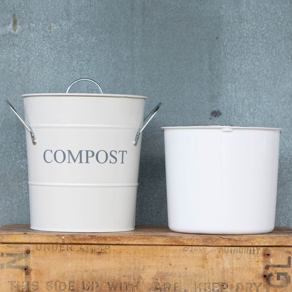 Compost Bin with lid and removable, washable bucket liner. Perfect for storing kitchen scraps for chickens or the compost pile. 
