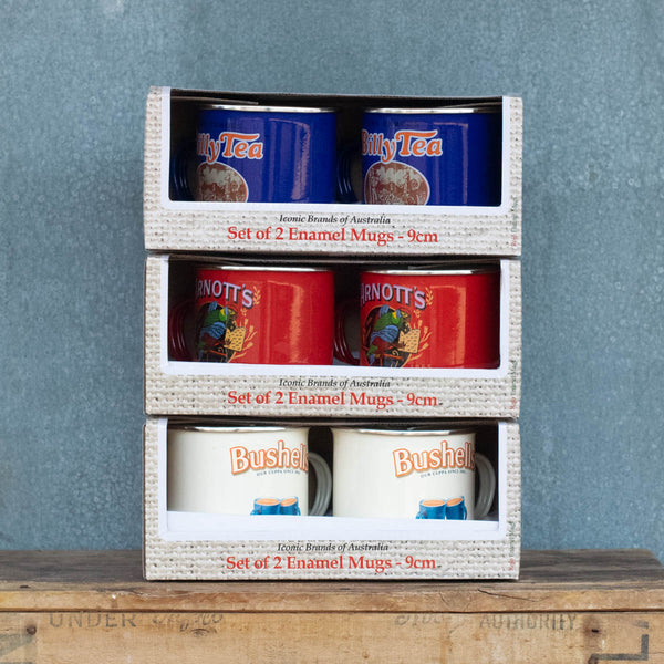 Enjoy the nostalgia and iconic vintage advertising brands of our enamel mugs, featuring the Billy Tea logo, against a blue background. 