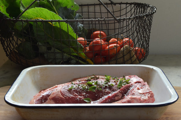 An excellent sized Falcon enamel pan, for roasting meat or vegetables (37 x 29.5cm) or baking large family pies. 