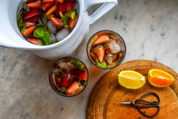 Enjoy the elegance of this two litre Falcon enamel jug. Imagine it filled with ginger cordial, iced water and mint one day and Pimms with friends the next.