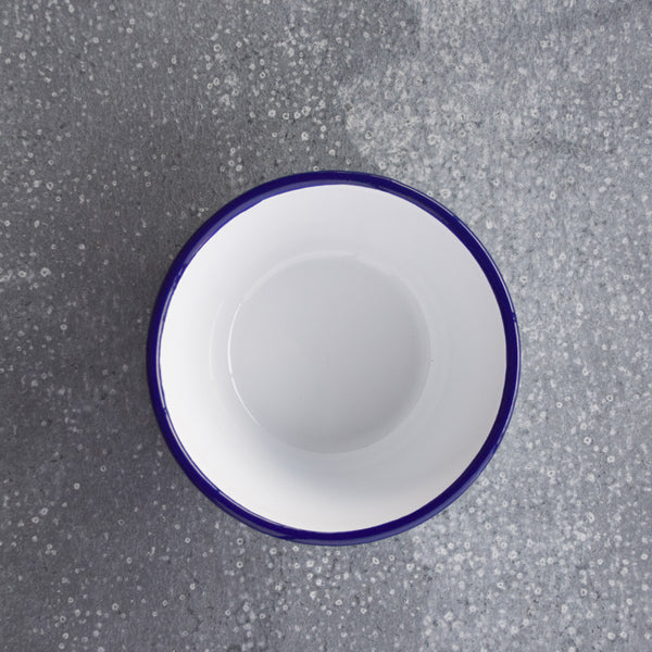 Falcon enamel pudding bowls make for year-round puddings (not just Christmas), or adapt for individual servings of pudding, or savoury pie. Also useful as a multi-purpose bowl.