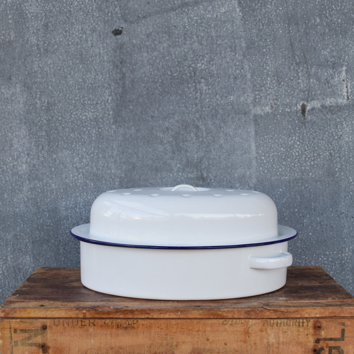 Cast Iron White Enamel Roasting Pan With Lid Falcon Enamel Oval