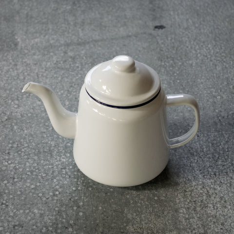 Falcon enamel teapots ooze old world charm and classic elegance. Bring some tradition to the table, just add your favourite loose leaf tea and tea cosy. Made by Falcon enamelware, established 1920, fusing glass onto steel. 