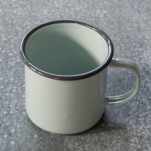 A new colour in the Falcon enamelware range, duck egg with a grey rim, here in the 350ml mug. Perfect for bringing a casual atmosphere to the table or pack it for your next picnic or camping holiday. 