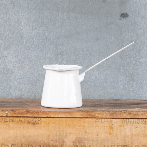 Use our Falcon enamelware Turkish coffee pot in white to make a traditional rich, sweet Turkish coffee, or as a butter melter, ladle or gravy boat. 