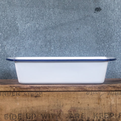 A Falcon enamel cake tin, rectangular in shape, ideal for loaf-style cakes (carrot cake, zucchini bread, banana bread, or sourdough). 