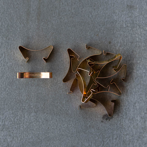 Fowlers Vacola Preserving Clips, Size 2, Pack of 12, to suit Bottle Sizes 3 and 10. For holding lids in place during the preserving process, while allowing air to leave the bottle, creating a vacuum seal.