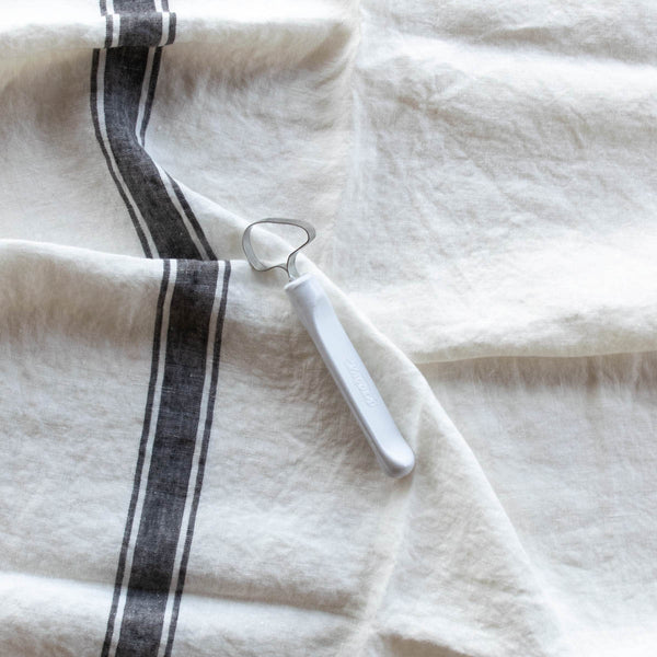 Fowlers Vacola Preserving Pear Corer is a time-saving tool for preparing pears for preserving. 