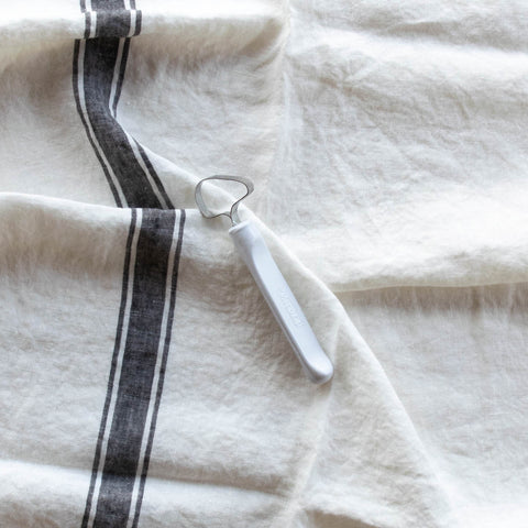 Fowlers Vacola Preserving Pear Corer is a time-saving tool for preparing pears for preserving. 