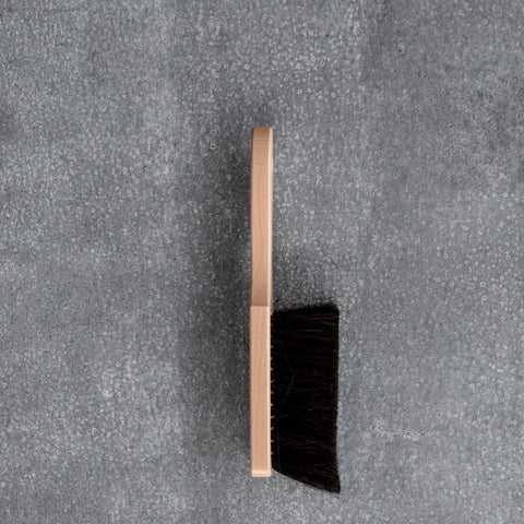 A great value, lovely to hold, timber and pure horsehair bannister brush for dusting household surfaces or pairing with a dust pan. 