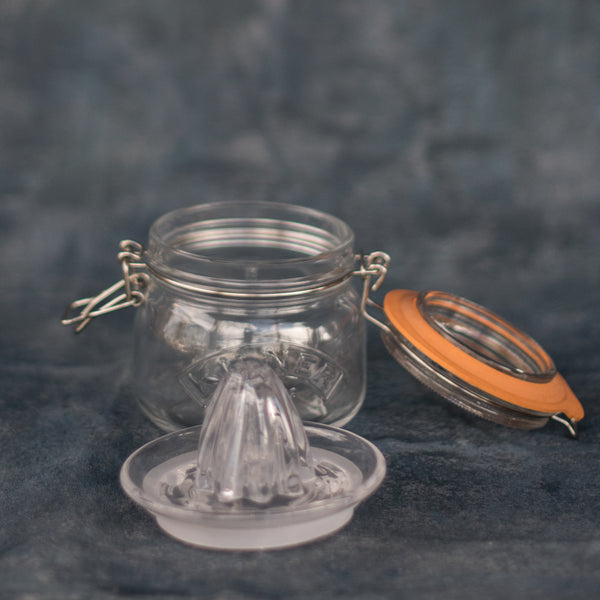 The Kilner Juicer Jar Set lets you juice citrus straight into the glass storage jar. The Kilner Juicer Jar Set includes a 500ml clip top Kilner jar, and removable glass juicer attachment with non slip silicone seal for extra grip. 