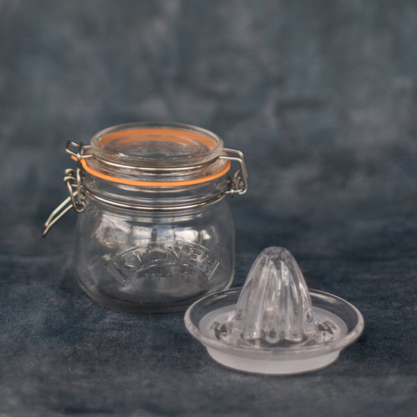 The Kilner Juicer Jar Set lets you juice citrus straight into the glass storage jar. The Kilner Juicer Jar Set includes a 500ml clip top Kilner jar, and removable glass juicer attachment with non slip silicone seal for extra grip. 