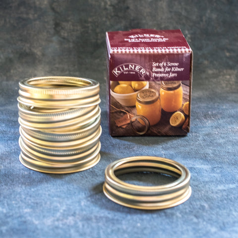 Use the Kilner Set of six screw bands in conjunction with Kilner discs to create a vacuum seal ensuring homemade preserves stay fresher for longer. 