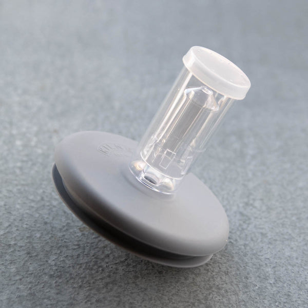 Kilner Silicone Fermentation Lid and Air Lock Set is an anaerobic lid designed for use with Kilner 3 litre clip top jars. Set includes 1 x Kilner Silicone Lid, and 1 x Air Lock. Hand wash air lock. 