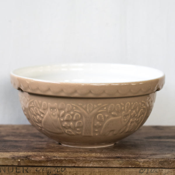 Enjoy the tradition of using a Mason Cash ceramic mixing bowl, with an In the Forest woodland bear pattern, cane colour exterior, and cream interior.