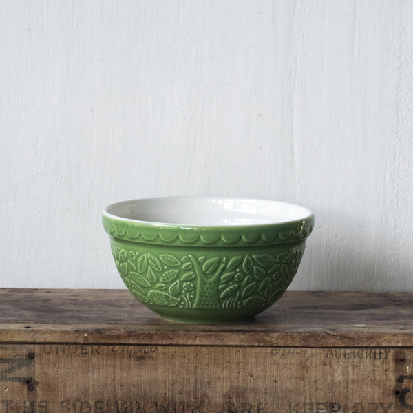 Enjoy the tradition of using a Mason Cash ceramic mixing bowl, with an In the Forest woodland hedgehog pattern. 