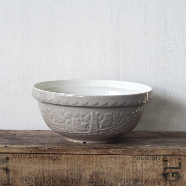 Enjoy the tradition of using a Mason Cash ceramic mixing bowl, with an In the Forest woodland owl pattern, stone colour exterior, and cream interior. 