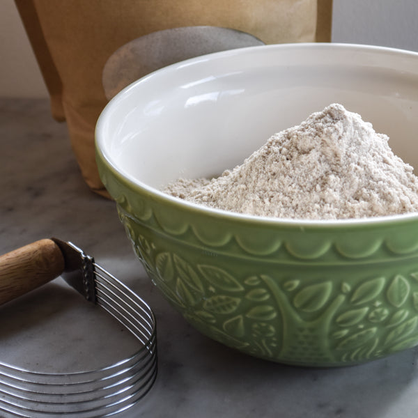 Enjoy the tradition of using a Mason Cash ceramic mixing bowl, with an In the Forest woodland hedgehog pattern. 