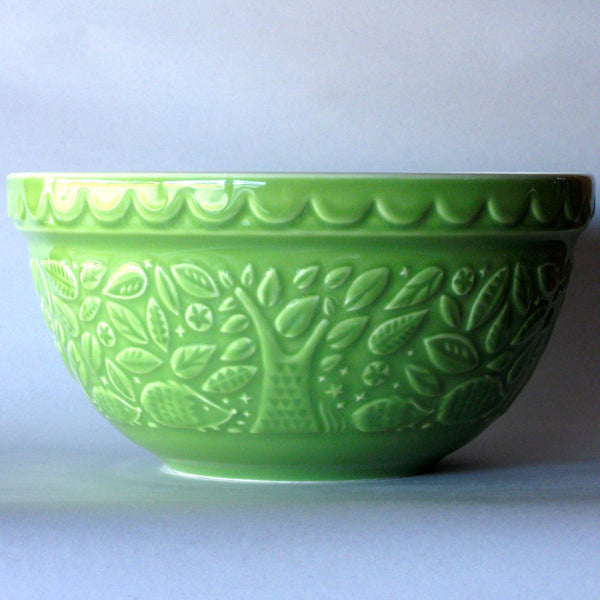 Enjoy the tradition of using a Mason Cash ceramic mixing bowl, with an In the Forest woodland hedgehog pattern. 