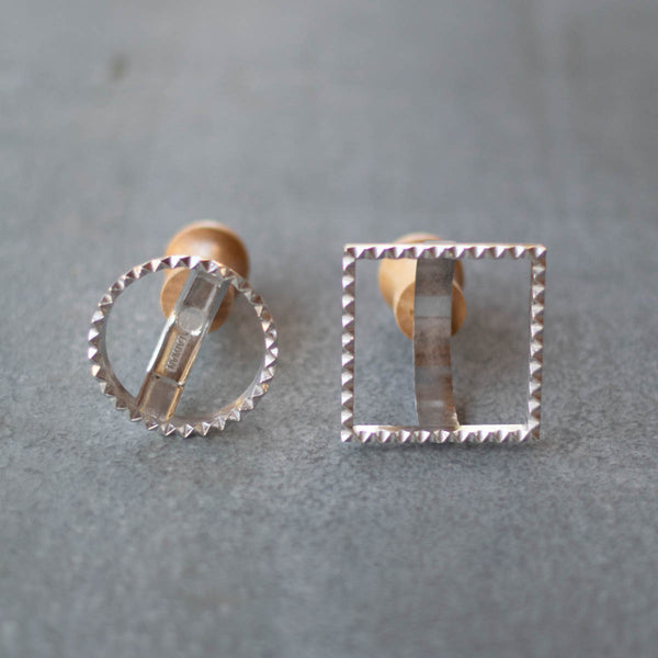 Use our set of two ravioli cutters to create homemade ravioli. Make and roll out a pasta dough using a pasta roller or rolling pin and cut round or square ravioli shapes before adding filling, cooking and serving with sauce.