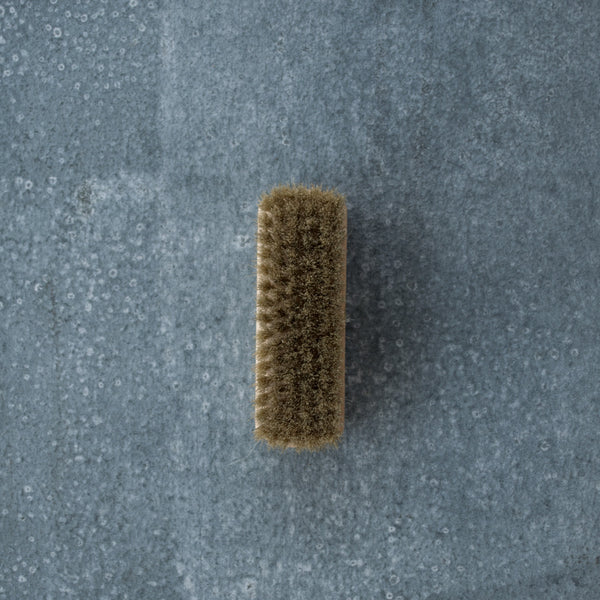 Redecker shoe shine brush made from beautifully handcrafted beechwood and horse hair for effective cleaning and polishing. Available in neutral or black horse hair. 