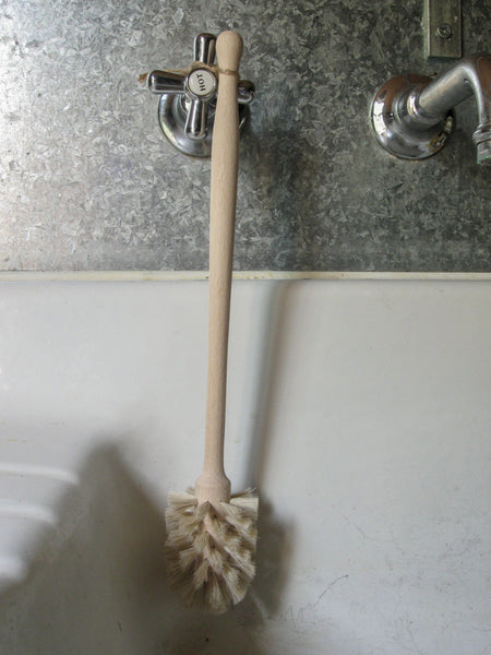 Redecker bottle brush with natural bristle and beechwood timber handle, 36cm long, for cleaning cups, glasses, bottles, and other narrow containers.