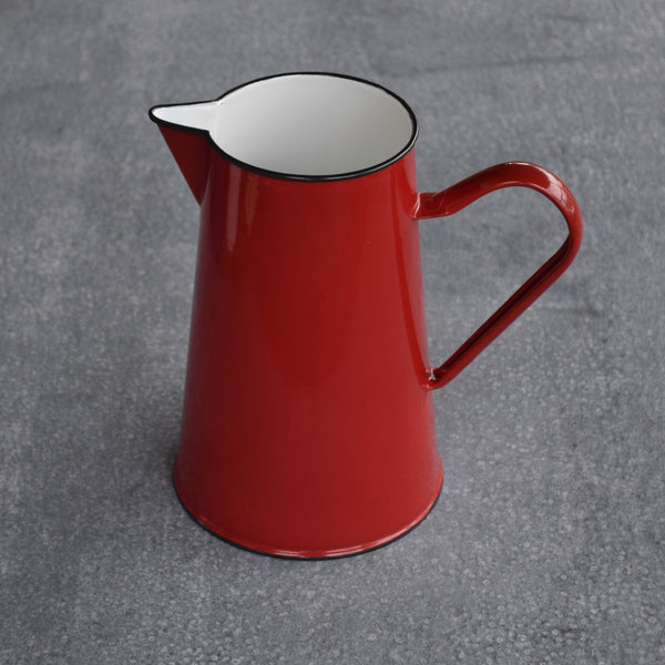 The Romanian enamel two litre enamel jug is our most popular enamel jug, a particular favourite for restaurants and cafes and entertaining. Available in red, blue, cottage, white and green.