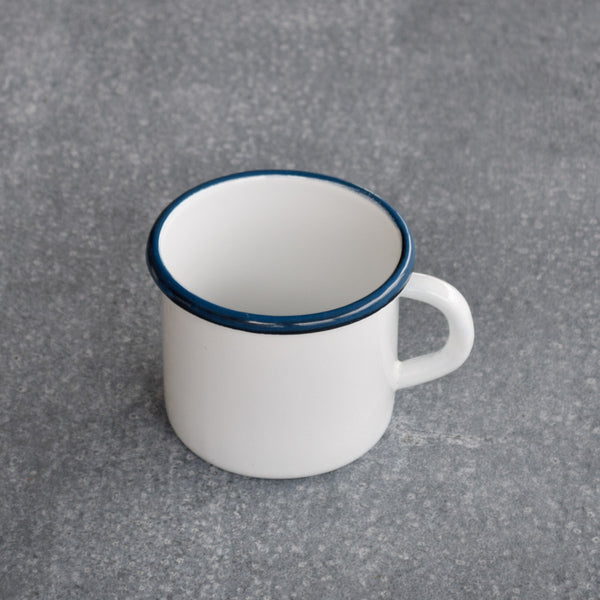 Get ready for serving mugs of steaming hot chocolate, tea and warming soup, brewed on the campfire or in the kitchen, with Romanian enamel mugs. Choose from white, green, blue, red or cottage exterior, white interior. 