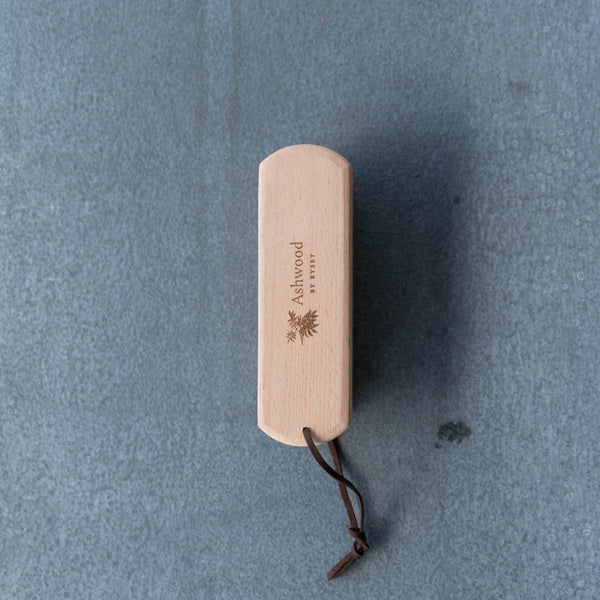 Tool brush with FSC Ashwood handle and soft copper wire bristles, to remove dirt and sap from your tools.