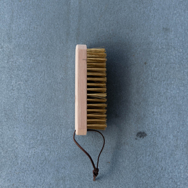 Tool brush with FSC Ashwood handle and soft copper wire bristles, to remove dirt and sap from your tools.