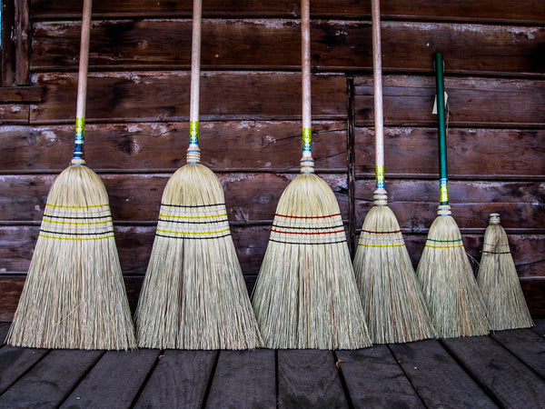 The millet hand whisk is a popular broom for keeping in the car to tidy debris from car seats, or to use in combination with a dust pan in the home.