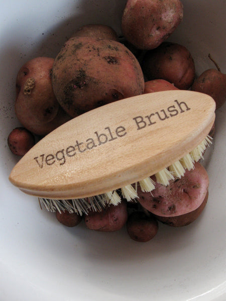 Scrub the loose soil away from homegrown vegetables with the Redecker natural bristle oval vegetable brush. The timber handle fits comfortably into your palm and the natural bristles clean thoroughly and gently.